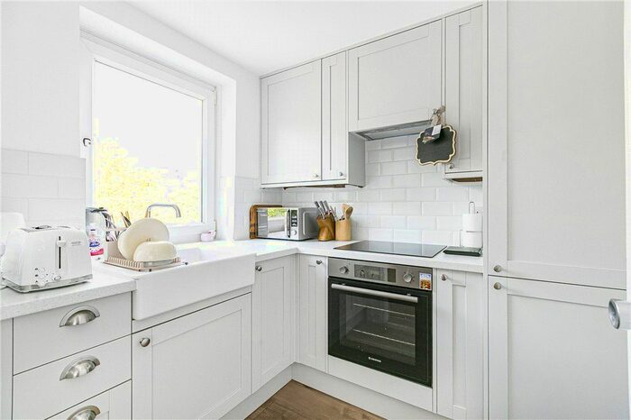2 Bedroom Flat To Rent In Chiswick High Road, London, W4