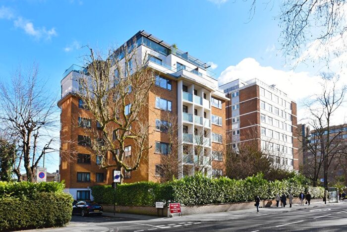 2 Bedroom Flat For Sale In Queen's Court, Queen's Terrace, St John's Wood, London, NW8