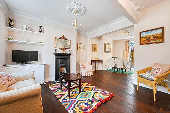 4 Bedroom Terraced House For Sale In Thorpebank Road, London, W12