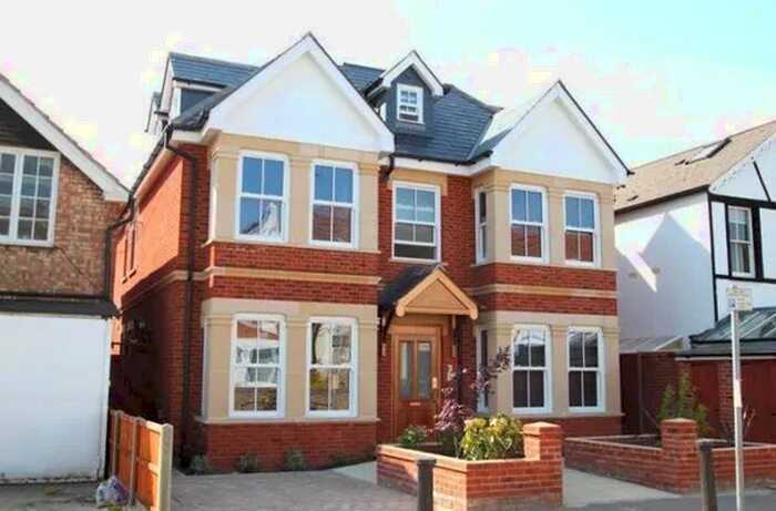 2 Bedroom Flat To Rent In Flat, Kings Road, Kingston Upon Thames, KT2