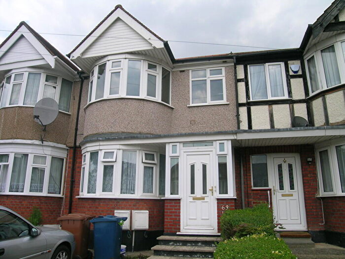 1 Bedroom Apartment To Rent In Oxleay Road, Rayners Lane, HA2