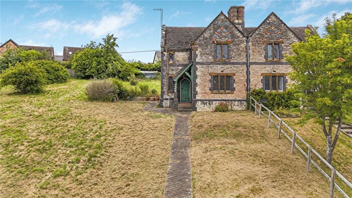 2 Bedroom Semi-Detached House For Sale In Combrook, Warwick, CV35