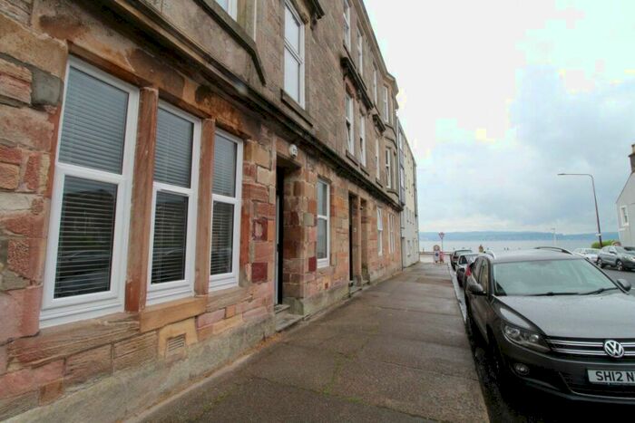 2 Bedroom Flat To Rent In William Street, Helensburgh, G84