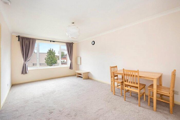 2 Bedroom Flat To Rent In St. James Road, London, E15