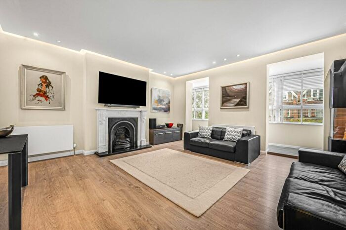 3 Bedroom Flat For Sale In Arkwright Road, Hampstead, NW3