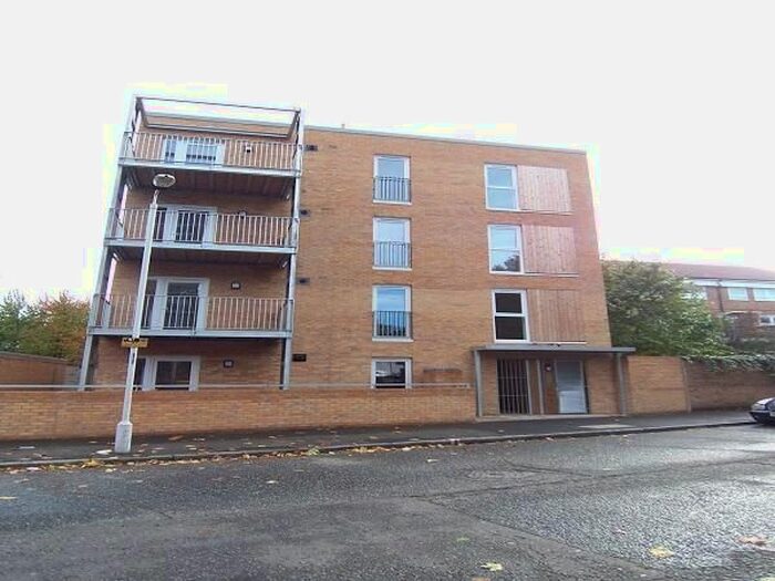 2 Bedroom Flat To Rent In Oldham House, A Grantham Road, Manor Park, E12
