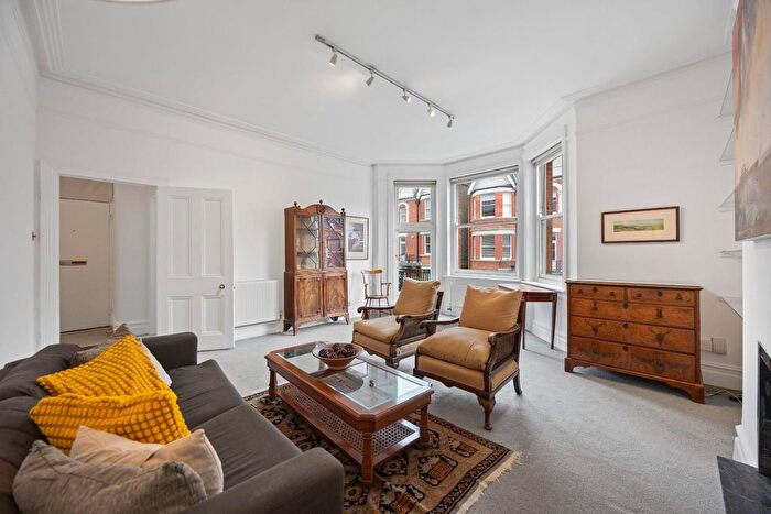 3 Bedroom Flat To Rent In Antrim Road, Belsize Park, NW3