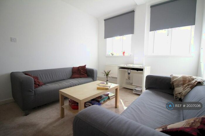 4 Bedroom Flat To Rent In Crowndale Court, London, NW1