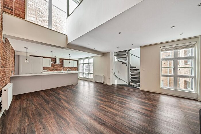 3 Bedroom Detached House To Rent In Elm Grove, Wimbledon, London, SW19