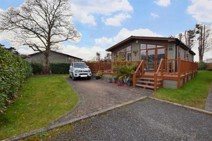 2 Bedroom Park Home To Rent In Jaybelle Grange, Yapton Road, Climping, Littlehampton, BN17