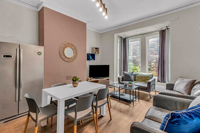 6 Bedroom House To Rent In Winstanley Terrace, Leeds, LS6