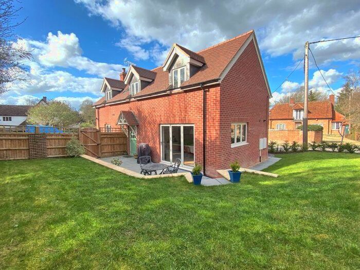 3 Bedroom Detached House For Sale In London Road, Blewbury, OX11