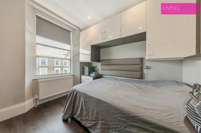 3 Bedroom Flat To Rent In Finborough Road, Earls Court, SW10