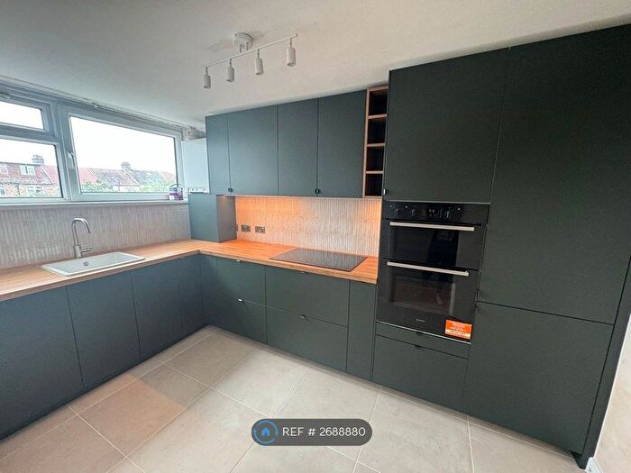 2 Bedroom Maisonette To Rent In The Highams, London, E17