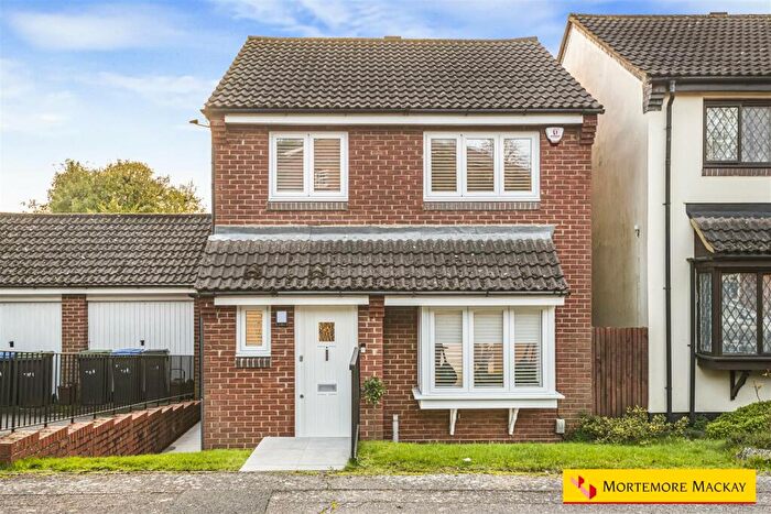 3 Bedroom Detached House For Sale In Millers Green Close, Enfield, EN2