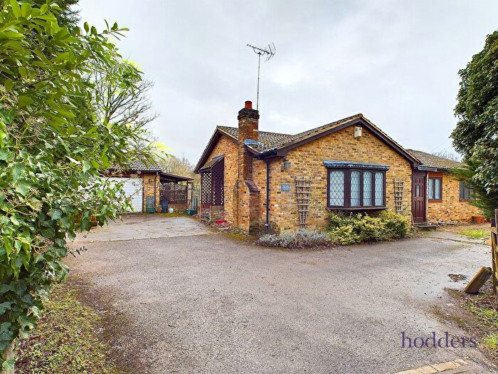 3 Bedroom Bungalow For Sale In Longcross Road, Longcross, Surrey, KT16