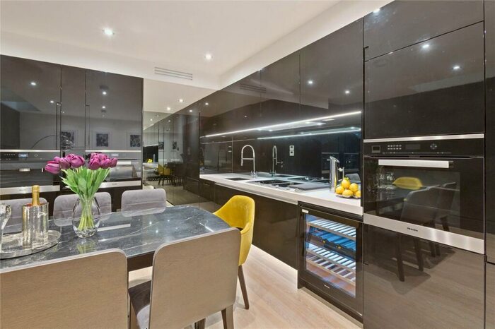 3 Bedroom House To Rent In Halliford Street, Canonbury, N1