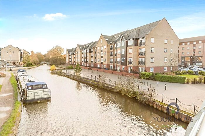 2 Bedroom Flat To Rent In Longman Court, Stationers Place, Hemel Hempstead, Hertfordshire, HP3