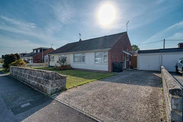 2 Bedroom Semi-Detached Bungalow For Sale In Lammas Close, Gillingham, SP8