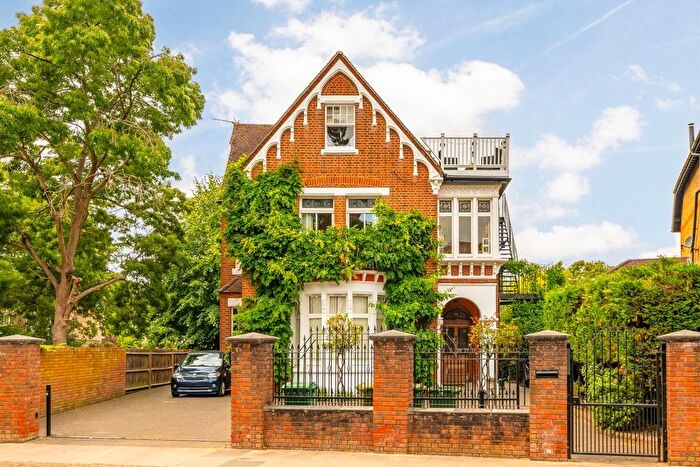 2 Bedroom Flat To Rent In Strawberry Hill Road, Strawberry Hill, TW1
