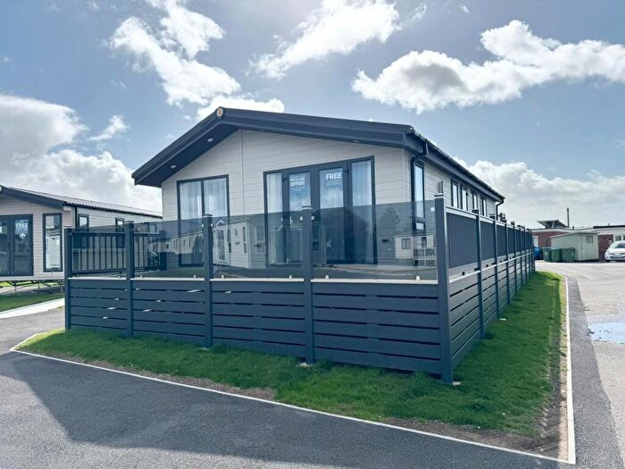 2 Bedroom Lodge For Sale In Two Bed Sunseeker Sensation, Solent Breezes Holiday Park, Warsash, Southampton, Hampshire, SO31