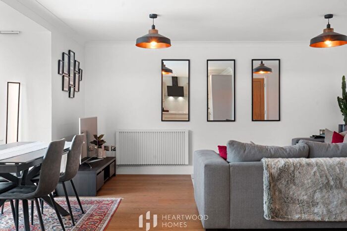 2 Bedroom Flat For Sale In Warwick House, London Road, St. Albans, AL1