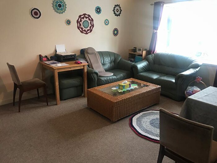 2 Bedroom Apartment To Rent In Minster Court, L7