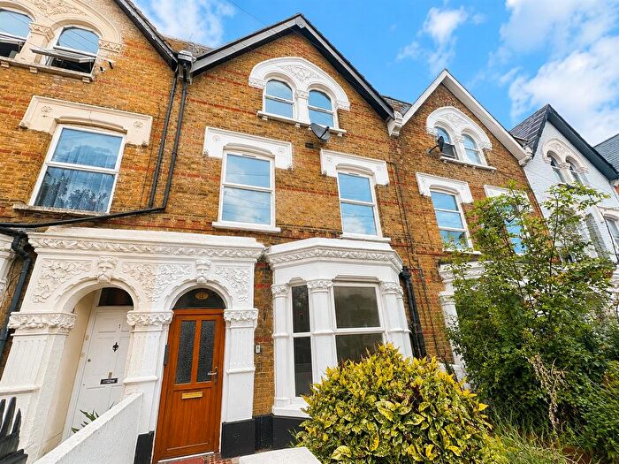 2 Bedroom Flat To Rent In Hermitage Road, London, N4