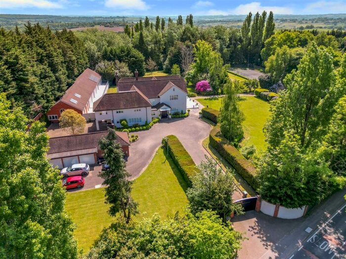 7 Bedroom Detached House For Sale In Theydon Road, Epping, Essex, CM16