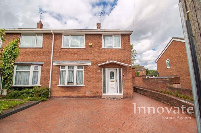 3 Bedroom Semi-Detached House To Rent In Borough Crescent, Oldbury, B69