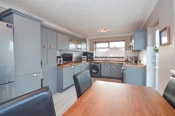 2 Bedroom Detached Bungalow For Sale In Ryecroft Gardens, Eggborough, Goole, DN14