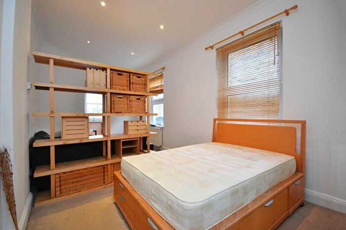 Studio To Rent In Balham Hill, SW12