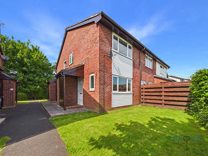 1 Bedroom Mews For Sale In Badgers Walk East, Lytham St. Annes, Lancashire, FY8