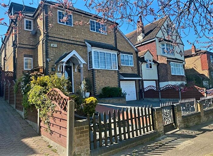 5 Bedroom Detached House For Sale In Dukes Avenue, Theydon Bois, Epping, Essex, CM16