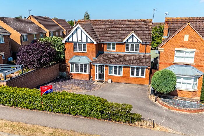 4 Bedroom Detached House For Sale In Meadow Sweet Road, Rushden, NN10