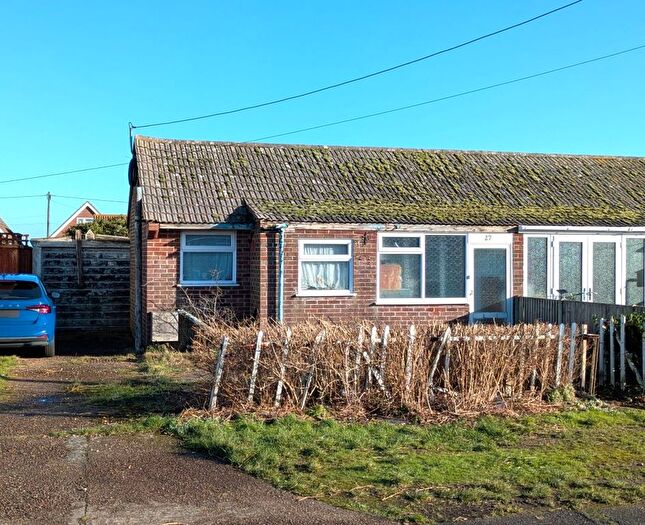 1 Bedroom Bungalow For Sale In Pleasance Road North, Lydd-On-Sea, Romney Marsh, TN29