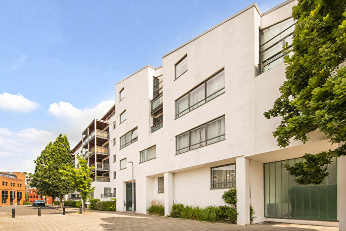 2 Bedroom House To Rent In Avante Court, The Bittoms, KT1