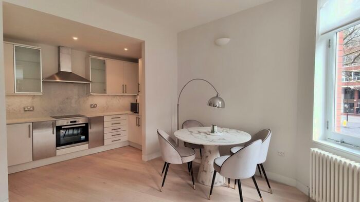 1 Bedroom Flat To Rent In Amwell Street, Islington, EC1R