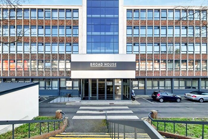 1 Bedroom Apartment To Rent In Broad House, Imperial Drive, Harrow, HA2