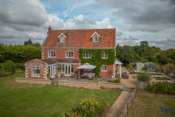 7 Bedroom Detached House For Sale In High Street, Brant Broughton, Lincoln, LN5