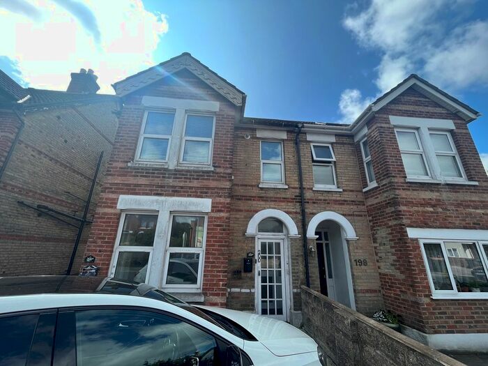 2 Bedroom Flat To Rent In Bournemouth Road, Poole, BH14