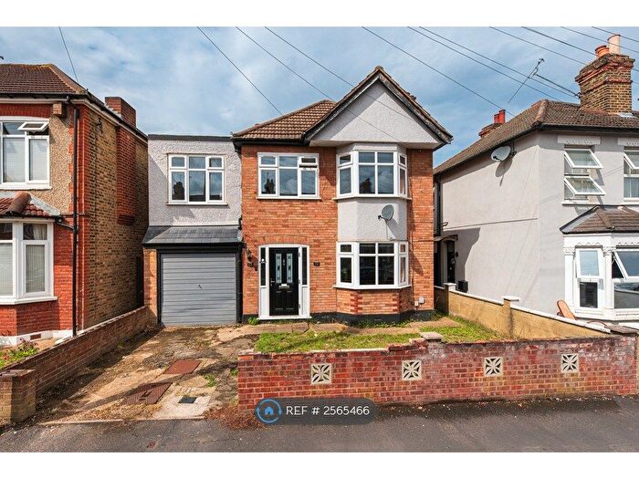 4 Bedroom Detached House To Rent In Cromer Road, Romford, RM7