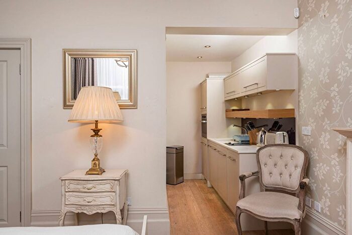 Studio For Sale In Draycott Place, Chelsea, London, SW3