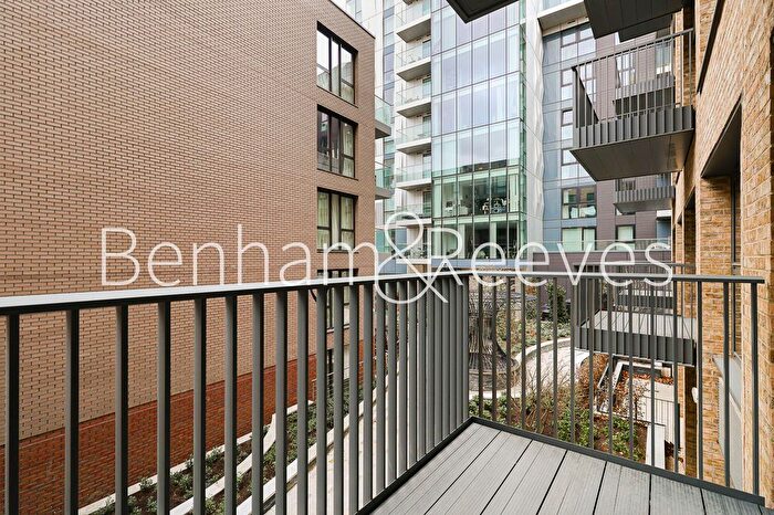 1 Bedroom Flat To Rent In Scarlet Court, Woodberry Park, N4