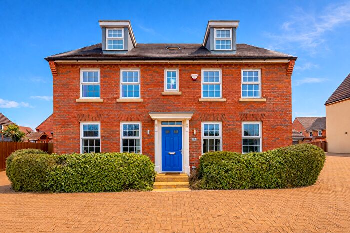 5 Bedroom Detached House For Sale In Marcellus Way, Fairfields, Milton Keynes, MK11