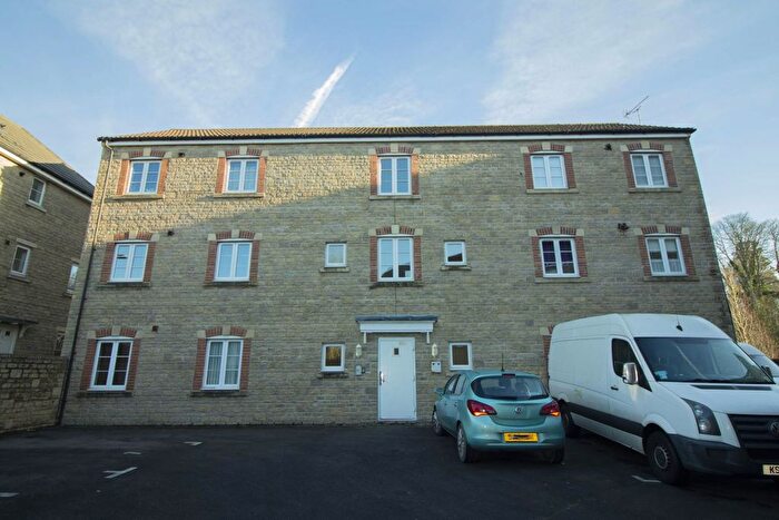 2 Bedroom Flat For Sale In Ellworthy Court, Frome, BA11