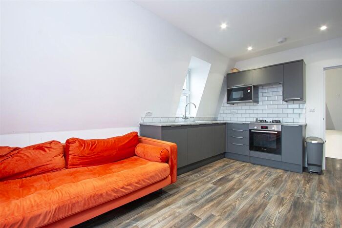 1 Bedroom Flat For Sale In Loubet Street, London, SW17