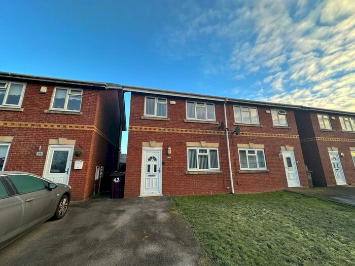 3 Bedroom Semi-Detached House To Rent In Westhead Avenue, Kirkby, Liverpool, L33