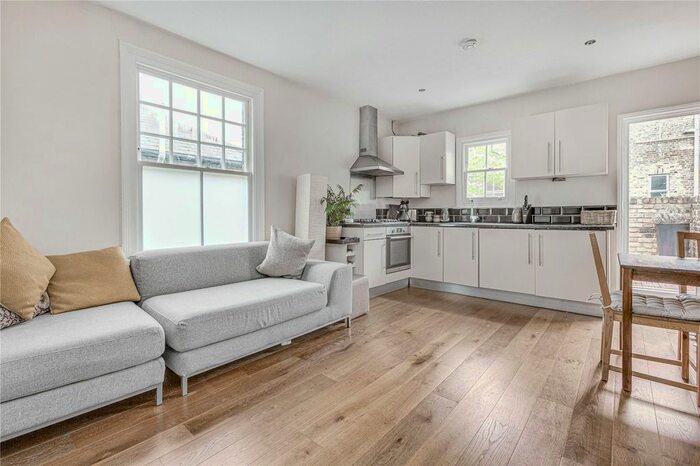 2 Bedroom Maisonette To Rent In Tennyson Street, Diamond Conservation Area, SW8