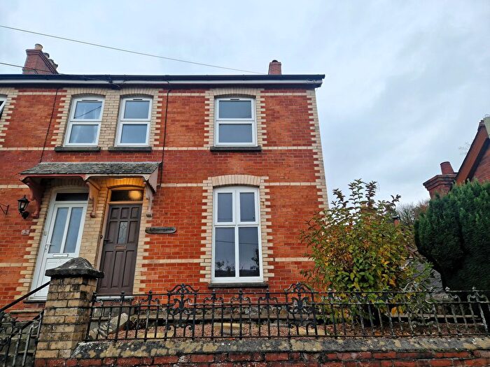 4 Bedroom End Of Terrace House To Rent In Uplands Terrace, Holsworthy, EX22